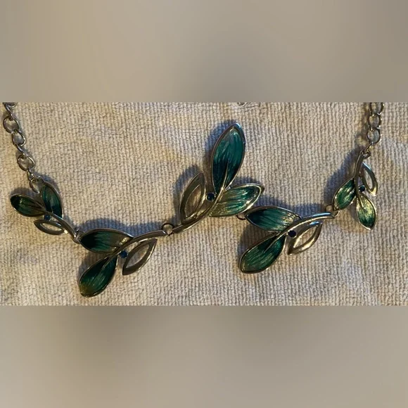 Silver Tone Necklace w/Blue Rhinestones Elegant Teal Flecked Leaf Short- Vintage - Picture 8 of 16